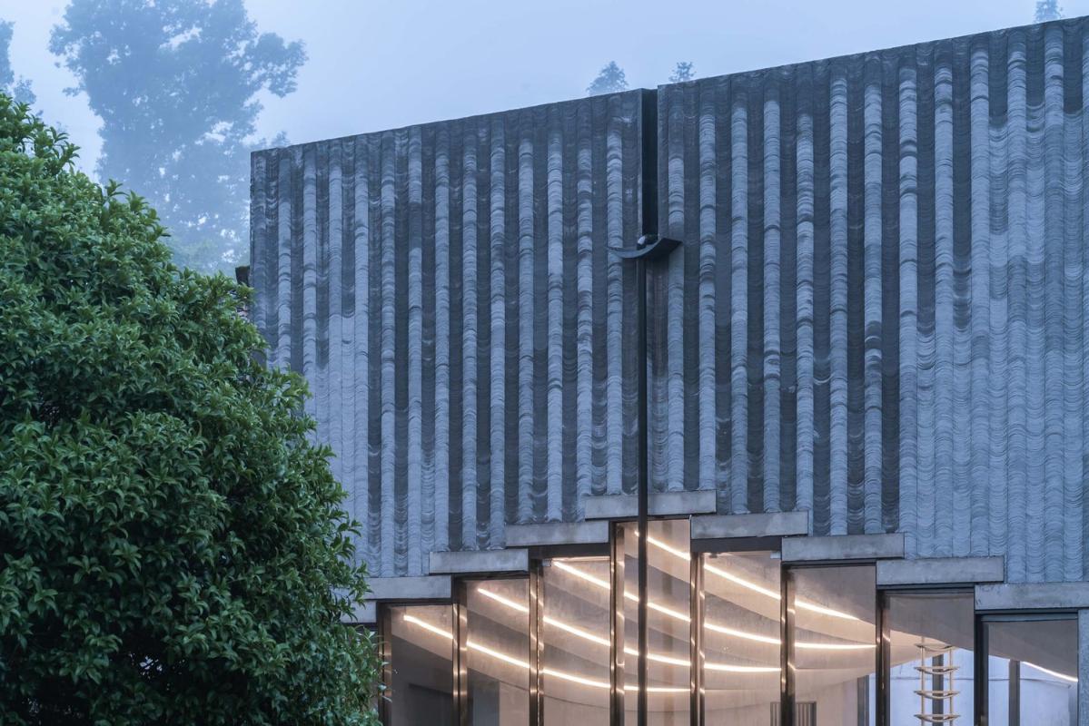 %E5%A2%99%E9%9D%A2%E6%9B%B2%E7%93%A6_%C2%A9%E8%B5%B5%E5%A5%95%E9%BE%99.jpg %E5%A2%99%E9%9D%A2%E6%9B%B2%E7%93%A6_%C2%A9%E8%B5%B5%E5%A5%95%E9%BE%99.jpg