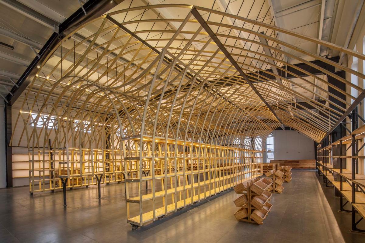 未擺放產品的主展架.jpg 未擺放產品的主展架.jpg